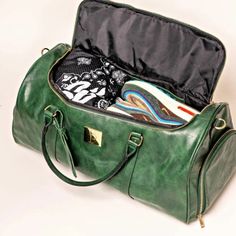 Tsa Approved! New With No Tags Never Worn! Great Leather! Fits 4 To 5 Pairs Of Shoes! Passport And Travel Ready! Will Ship Within 24 Hours! Luxury Duffle Bag, Leather Travel Tag, Clothes Essentials, Green Luxury, Leather Fits, Tsa Approved, Leather Duffle Bag, Leather Duffle, Leather Travel