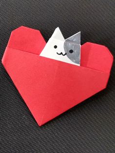 How To Make Origami Heart Pocket With Paper Craft Origami Cat Origami Heart Pocket, Valentines Origami, Craft Origami, Origami Gifts, Cute Origami, Boyfriend Crafts, Origami Patterns, Karakter Disney, Origami Heart