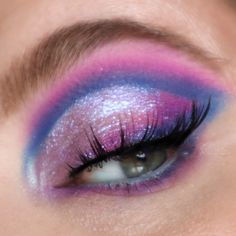 Bisexual Flag Makeup, Maquillage Pride, Bi Flag Makeup, Trans Pride Makeup, Bi Pride Makeup, Bisexual Pride Makeup, Pansexual Makeup, Pride Month Outfit Ideas, Bisexual Hair