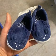 6-12 Month Baby Shoes Gap Shoes, Baby Walker, Crib Shoes, Shoes Color, Baby Month By Month, Cribs, 12 Months, Kids Shoes, Baby Shoes