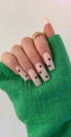 Black Elegant Nails Square, Black Valentines Day Nails Square, Square Nails Heart Design, Milky Nails With Hearts, White Nails With Black Hearts, Minimalist Nails Square, White Nails With Hearts, Simple Nails Square, White Nails With Heart