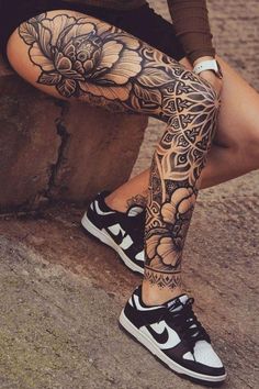 tattoo art Stile Pin Up, Female Tattoo Ideas, Dope Tattoos For Women, Thigh Tattoos Women