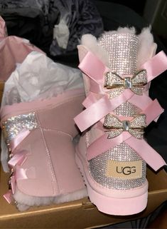 Pink Uggs With Bows, Pink Ugg Boots, Cute Uggs, Uggs With Bows, Fluffy Shoes, Pink Uggs, Preppy Shoes