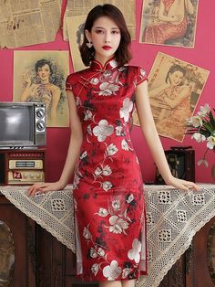 Red Floral Mid Qipao / Cheongsam Party Dress CozyLadyWear Chinese Red Floral Dress Outfit, Japanese Style Dress, Red Chinese Dress, فستان زهري, Style Dress Patterns, Asian Style Dress, Floral Dress Outfits, Silver Cocktail Dress, Chinese Traditional Dress