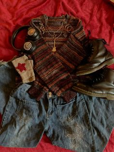 Small Town Outfit Aesthetic, Downtown Clothing Aesthetic, Wallflower Outfits, Cute Outfits Downtown, Midwest Outfit Aesthetic, 90s Soft Grunge, Fall Outfits Eclectic, Fem Winter Outfits, Fall Aesthetic Outfits 2024