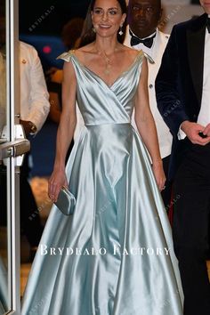 Kate Middleton in this elegant ice blue satin evening formal dress attended a reception in the Bahamas. Featuring plunging neck ruched top with winged shoulder straps, A-line floor length skirt. shown color: ice blue with build-in-bra with boning back zipper closure fully lined Lace Tea Length Dress, Kate Middleton Dress, Evening Formal, Floor Length Skirt, Lace Blue Dress, Tea Length Dresses, Party Gowns, Blue Satin, Formal Evening Dresses