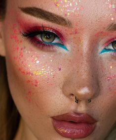 Contortionist Makeup, Colorful Rave Makeup, Circus Makeup Pretty, Circus Makeup, Rainbow Eye Makeup, Vibrant Makeup, Pride Makeup, Face Art Makeup