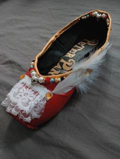 Captain Hook inspired shoe. Price includes one shoe. This item is intended as an ornament or decoration it is not to be worn. Pointe Shoe Decorations, Decorated Pointe Shoes Diy, Pointe Shoes Decorated, Mermaid Pointe Shoe, Clara Decorated Pointe Shoe, Ballet Pointe Shoes, Pointe Shoes, Captain Hook, Peter Pan