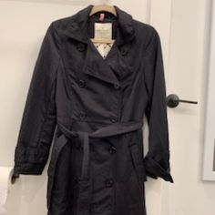 Size S Navy Trench Coat From Kate Spade. Bow Back Detailing. Like New Condition. Never Worn. Smoke Free, Pet Free Home. No Rips, Stains, Pills, Etc. Kate Spade Coat, Bow Coat, Navy Trench Coat, Plaid Wool Coat, Short Trench Coat, Blue Trench Coat, Coat Trends, Trench Jacket, Belted Trench Coat