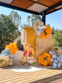 Winnie De Pooh Baby Shower Ideas, Winnie The Pooh Birthday Theme, Winnie Pooh Birthday Party, Pooh Decorations, Winnie The Pooh Party, Baby First Birthday Themes, Baby Boy Invitations