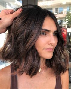 Brown Hair With Lowlights, Short Dark Brown Hair, Short Brunette Hair, Highlights For Dark Brown Hair, Short Hair Highlights, Short Dark Hair, Short Brown Hair, Dark Hair With Highlights, Brown Hair Balayage