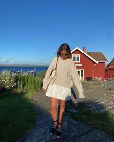 Scandinavian Summer Outfit, Skandinavian Fashion, My Pics, Stockholm Fashion, Scandi Style, Love U, Looks Style, Style Outfits, Pin It