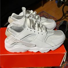 Brand New Nike Air Huarache Women’s Sneakers Size 6. White/Pure Platinum Final Sale Thanks Nike Air Huarache Women, Nike 95, Nike Airmax 270, Nike Air Max Excee, Black Athletic Shoes, Nike Air Vapormax Flyknit, Purple Sneakers, Green Sneakers, Nike Air Huarache