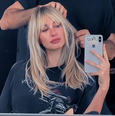 CURTIAN BANG INSPO | WOMENS 2022 HAIRCUTS It Girl Hair, The It Girl, Bangs With Medium Hair, Blonde Hair Inspiration, Hair Trend, 2022 Trends