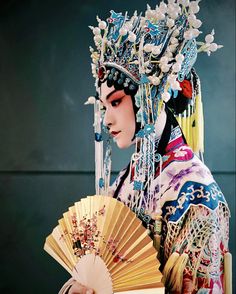 #刘宇 #liuyu #into1 #霸王别姬 #花旦 #中国 #厚妆 Peony Pavilion, Peking Opera, Witch Characters, Art Supply Stores, Eastern Art, Costume Drama, Black White Art