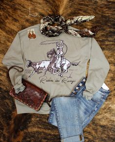 Cheap Country Style Crew Neck T-shirt, Cheap Western Style Crew Neck Tops, Cute Western Outfits, Cowgirl Style Outfits, Green Farm, Cute Country Outfits, Western Style Outfits, Western Women, Western Chic