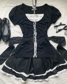 Morute Outfits, Dark Coquette, Fatal Frame, Future Outfit, Miniskirt Outfits, Girly Fashion, Look Your Best, Edgy Outfits