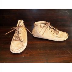 *New Without Box *Inside Tags May Be Marked To Prevent Retail Store Returns Casual Everyday Moccasins For Fall, Brown Moccasins For Everyday Spring Wear, Womens Ugg, Suede Lace, Womens Uggs, Ugg Shoes, Retail Store, Lace Up Boots, Chestnut