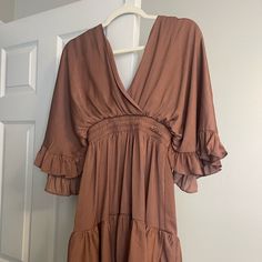 Mauve Satin Dress, Perfect For A Wedding! Size Medium Flowy V-neck Mini Dress For Wedding, Brown Flowy Party Dress, Flowy Brown Party Dress, Flowy Mini Dress For Bridesmaids, Flowy Bridesmaid Mini Dress, Mauve Satin Dress, Mauve Dress, Glam Dresses, Satin Dress