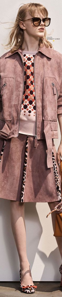 Fashion Week 2018, Suede Dress, Fashion Design Clothes, Purple Fashion, Suede Jacket, Primavera Estate, Couture Fashion, Skirt Fashion, Bottega Veneta