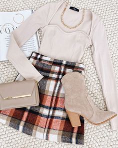 Plaid Skirt Outfits, Lulu Outfits, Flannel Skirt, Plaid Skirt Outfit, Cropped Cable Knit Sweater, Red Plaid Skirt, Winter Skirt Outfit, Skirt Outfit, Plaid Skirt