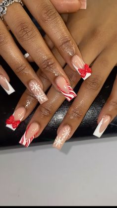 Birthday Nails Christmas, Black Santa Nails, Winter Nails For Black Women, Christmas Nail Designs Black Women, Black Nail Designs Christmas, Cute Nail Designs For Christmas, Squared Christmas Nails, Christmas Nails On Black Women, Winter Sets Nails