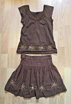 Bohemian Embellished Sets For Spring, Fitted Beaded Skirt For Spring, Spring Beaded Fitted Skirt, Shirt And Skirt Outfit, Top Skirt Outfit, 1990s Outfits, 2000 Outfits, Time For School, Outfit Brown