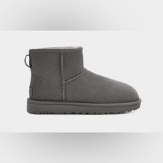 Gray Ugg Classic Mini Ii Boot - Worn A Good Amount, Still In Good Condition - Womens Size 8 Classic Mini Ii Boot, Gray Ugg, Grey Uggs, Mini Uggs, Ugg Classic Mini Ii, Ugg Mini, Ugg Classic Mini, Ugg Classic, Classic Mini