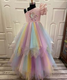 Dress Ultah, Diy Unicorn Birthday Party, Designer Dresses Couture, Fancy Tie, Organza Dresses, Party Wear Frocks, Western Girl Outfits, Blush Flower Girl Dresses, 1st Birthday Girl Decorations