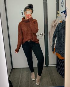 Turtle Neck Outfit Winter, Half Sweater Outfits, Maroon Sweater Outfit, Best Black Jeans, Black Jeans Outfit Fall, Half Sweater, Winter Teacher Outfits, Jeans Outfit Fall, Turtleneck Outfit