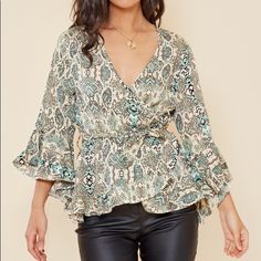 Print Frill Sleeve Vneck Top V-neck Printed Tops For Brunch, Printed V-neck Top For Brunch, Green V-neck Top For Brunch, Frill Sleeves, V Neck Tops, No Frills, Sleeve Top, Top Blouse, Blouses