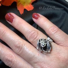 Unique Black Rings For Halloween, Halloween Silver Wire Wrapped Jewelry, Unique Black Halloween Rings, Handmade Black Oval Jewelry, Black Hand Wrapped Round Jewelry, Celtic Knot Bracelet, Halloween Ring, Spider Halloween, Woven Ring