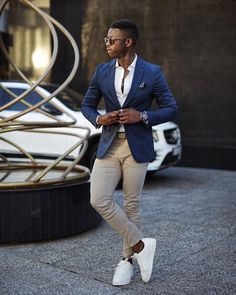 Mens Business Casual Outfits Spring, White Sneakers Men Outfit, Sneakers Men Outfit, Blue Blazer Outfit, Suits And Sneakers, Sneakers Outfit Men, Smart Casual Menswear, Jeans Outfit Men