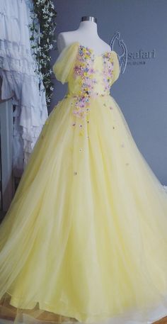 This soft yellow gown is perfect for those teens/young adults who want a sophisticated look but still want to feel like they've stepped out of a fairytale. This is the perfect balance of both! This gown best fits teens - women's small. The back is lace up and the adjustability makes the dress very accommodating to many body shapes. Measurements: Spring Fairytale Fairy Dress For Dress-up, Fairytale Princess Dress For Spring Wedding, Spring Ball Gown For Prom, Fitted Floor-length Princess Dress For Quinceanera, Spring Prom Ball Gown, Spring Tulle Gown Fitted, Spring Fitted Tulle Gown, Fitted Summer Ball Gown, Floor-length Princess Dress For Spring Wedding