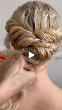 Updos For Curly Long Hair, Updo Very Long Hair, Hairdo For Fine Hair, Easy Mother Of The Bride Hairstyles, Low Up Do Hairstyles, Up Do Tutorial Medium Hair, Up Do How To, Easy Gala Hairstyles, Do It Yourself Updo