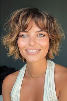 Beachy Highlighted Shag Short Hairstyle. Shag Highlights, Natural Relaxed Hairstyles, Shag With Highlights, Short Hair Blonde Highlights, Bobbed Hairstyles With Fringe, Relaxed Hairstyles, Shag Cut, Short Shaggy Haircuts, Lighter Hair