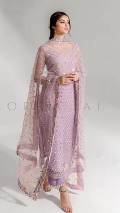 Long Shirt Ideas, Wedding Outfit Ideas, Fancy Dress Ideas, Shalwar Suit, Simple Kurti, Desi Dress, Trendy Outfits Indian, Suit Ideas