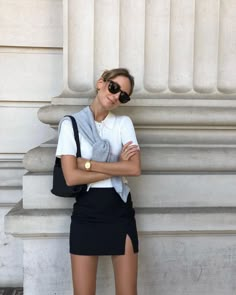 Menswear Skirt Outfit, L.a. Street Style, Casual Formal Outfits Women Summer, Influencer Photography Fashion, H&m Mini Skirt, Chic Staple Pieces, England Summer Outfits Street Styles, Europe Basic Outfits, Country Club Outfit Women Classy