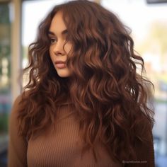 Caramel Melting into Deep Brown Curls Caramel Babylights, Darker Highlights, Hair Caramel, Medium Shag, Brown Curls, Brunette Balayage