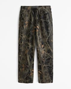 Comfortable sweatpants in our softAF fleece fabric and new baggy-fit silhouette, with open-hem cuffs, exterior drawcords, side pockets and one back pocket for extra storage. Camo Sweatpants, Winter Arc, Men's Bottoms, Camo Fashion, Low Low, Girl Stuff, Gift Guides, Pocket Bag, Low Iron