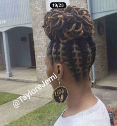 Loc Pedals Bun, Loc Petal Bun Styles, Long Dreads Styles For Women, Dreadlock Updos, Dread Colors, Temporary Dreadlocks, Styling Locs, Loc Petals, Dreadlocks Updo