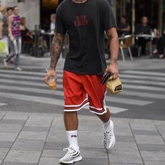 Summer Outfits Men Streetwear Shorts, Basketball Shorts Outfit, Oversized Tshirt Outfit, Mens Street Style Summer, Yeezy Outfit, Summer Outfits Men Streetwear, Nba Outfit, Mens Shorts Outfits