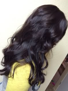 Medium length hair dark mahagony brown color! Black Red Undertone Hair, Dark Mahagony Hair Color, Dark Brown Gloss, Warm Toned Black Hair, Mahagony Brown Hair, Deep Cherry Brown Hair, Mahagony Hair Color, Black Hair With Red Tint, Black Cherry Hair Color Dark