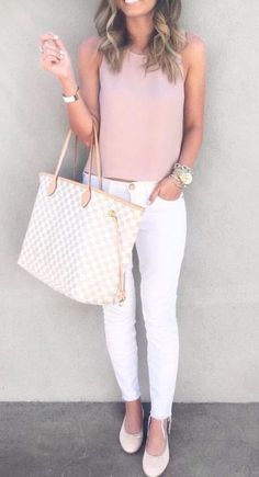 I love these white skinny jeans and this cute spring outfit! Western Casual, Mode Tips, Cute Spring Outfits, Business Wear, Celeb Style, Pinterest Closet, Girl Clothing, Henri Bendel