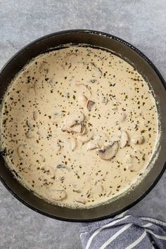 Easy One-Skillet Creamy Mushroom Chicken Thighs Garlic Mushroom Chicken Thighs, Mushroom Chicken Thighs, Weeknight Chicken Dinner, Garlic Mushroom Chicken, Yummy Bowl, Mushroom Cream Sauce, Weeknight Chicken, Best Mac N Cheese Recipe, Creamy Mushroom Chicken