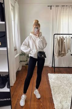 Comfortable Outfit Ideas, Leggins Outfit, White Girl Outfits, White Tops Outfit, Outfits Leggins, Cute Skirt Outfits, Comfortable Outfit, Daily Outfit Inspiration