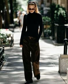 Black Turtle Neck Outfit Women, Autumn Fits, Neue Outfits, Mode Casual, Frankies Bikinis, Looks Street Style, All Black Outfit, Mode Inspo, 가을 패션