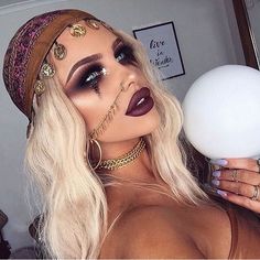 Pretty Halloween Makeup, Halloween Costumes Women Scary, Halloween Makeup Witch, Makeup Zombie, Halloween Makeup Clown, Easy Halloween Costumes For Women, Halloweenský Makeup, Halloween Make-up Looks, Creepy Halloween Costumes