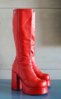 BUFFALO T-24400 CULT 40 red platform boots 90's Club Kid Grunge 90s 24400 t 40 EUR, 9 US WOMEN, 7 UK WOMEN condition: excellent vintage made in Spain Red Shoe Booties, Luxury Red High-top Boots, Wide Calf Boots Red, Red Leather Boots Casual, Retro Dress 70s Boots, Chunky Boots Club, Platfrom Shoes Boot 70s, Cheap Red Round Toe Boots, Red Knee High Boots Leather