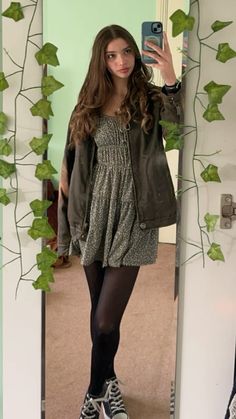 autumn going out for dinner How To Layer Dresses, Downtown Girl Dress, Form Outfits, Sixth Form Outfits, Downtown Aesthetic, Sixth Form, Downtown Outfits, Flower Green, Downtown Girl